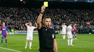 Apuestas a tarjetas en fútbol: cómo funcionan